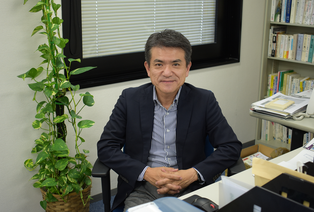 代表取締役
岡本泰治氏