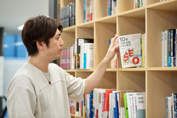 募集している求人：Webコンサルタント（第二新卒）【DX&マーケティング事業部】