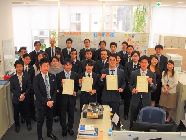 毎年4月には入社式があり、新しい仲間も増えています。