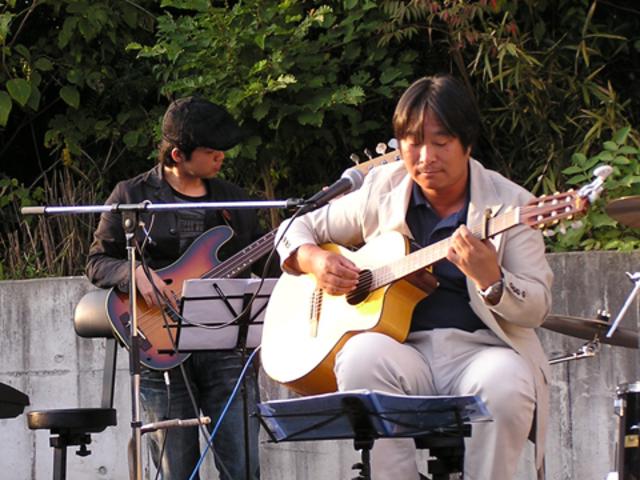 社長自らギターを演奏するバンドを行うなど、この企画に対する本気度が伺える。