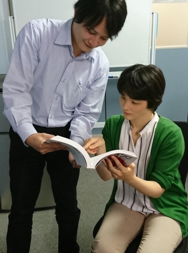 業務の空き時間に試験勉強を行うこともあります。