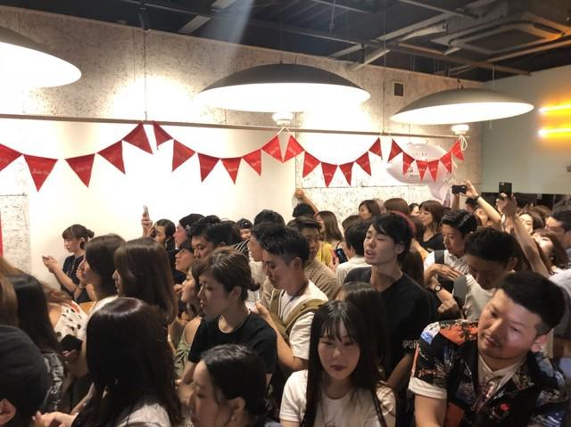 同社が企画したプロモーションイベント「おごられナイト」の様子。2日間で500名も動員するなど大盛況だったという。