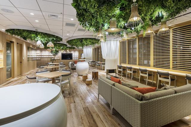 当社のオフィスの一部です。こちらは社員や来社していただいた歯科医院、また法人企業様のためのスペースとなります。