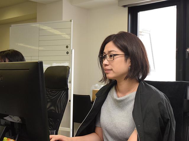 2018年8月時点の従業員数は42名で、平均年齢は30.5歳。男女比は5：5の比率だ。女性の役職者は2名在籍し、産休・育休の取得実績もある。