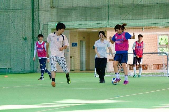 フットサルサークルの活動。
社内にはサークル活動制度もあり、交流も盛んです。