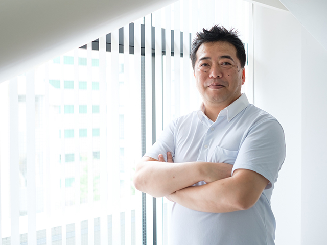 代表取締役　蒲生 浩明氏
現在、第二創業期を迎えているコア・クリエイションの成長を牽引。自らも現役のエンジニアとして健在。