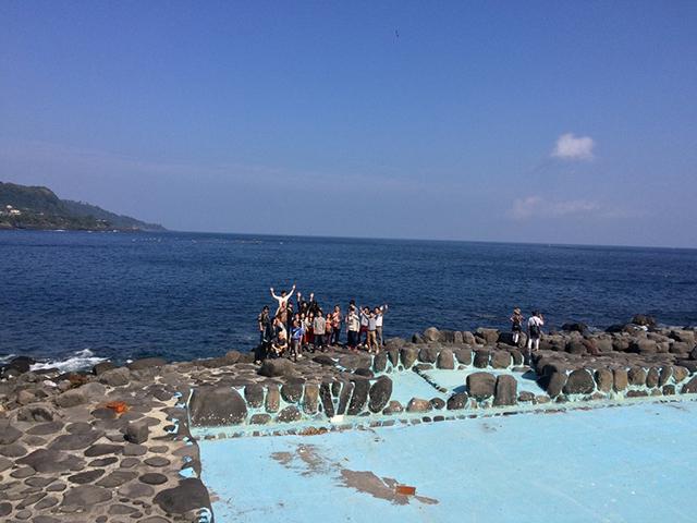 社員同士の親睦を深めるため、毎年社員旅行を実施している。まだまだ会社の規模も大きくないため、家族のような強いつながりを感じられるのだ。