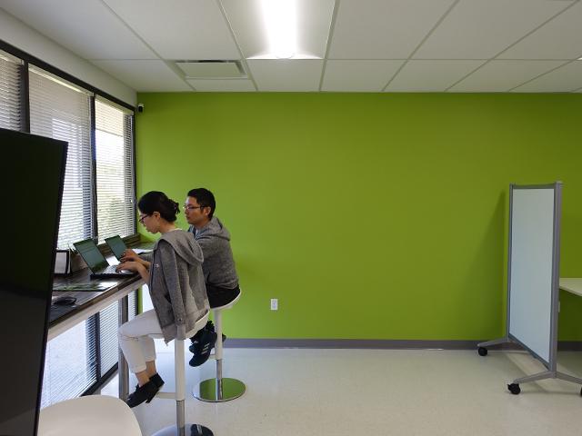 現在はアメリカに本社を構え、アメリカ市場を最初のターゲットに見据えているという。カラフルで明るい印象のオフィスだ。