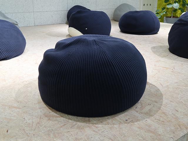 年功序列を廃止し、評価の基準を明確にしたうえで役職も年収も社員自らが決める“完全実力制度”を導入している。