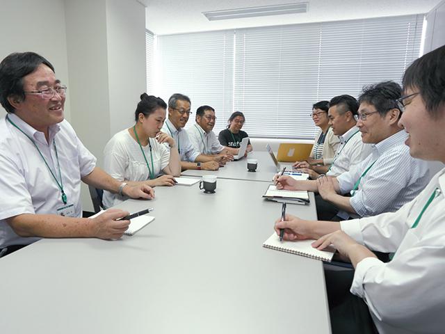 黙々と自分の作業に徹するようなエンジニアというよりは、和気あいあいと仕事ができるエンジニアが同社にはフィットするという。