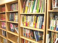 社内には書籍も豊富。<br>学ぶための資料が整っています！