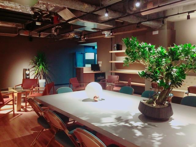 社員がコミュニケーションを取る場として作られたカフェスペース