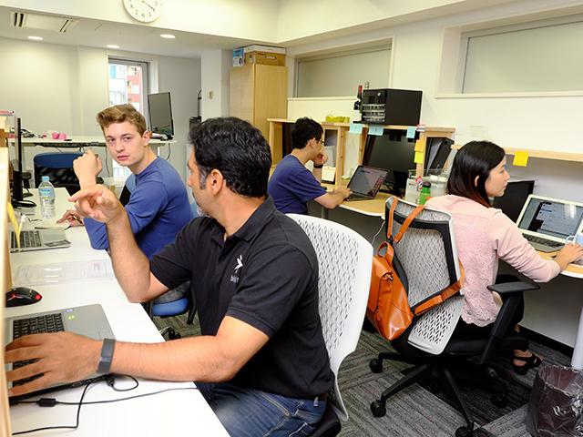 仮想通貨を用いる理由は、グローバルペイメントに最適であること。対象となるDSは全世界に分散し、中には国情により銀行口座を持てない人がいるからだ。