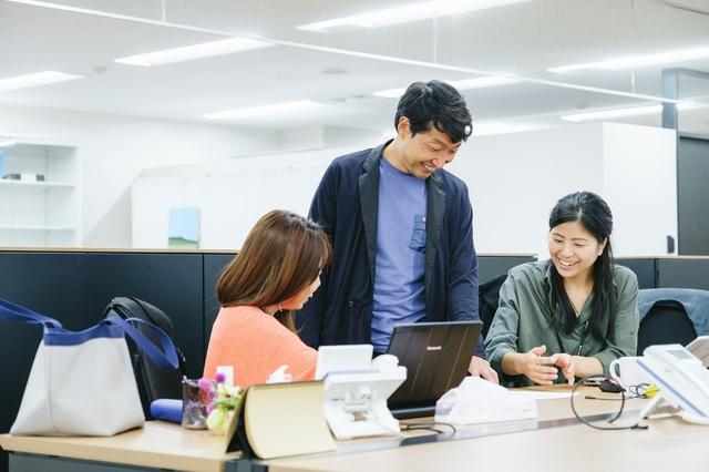 社内のいたるところに社長が顔を出して社員とのコミュニケーションを取ってくれるフラットな組織！