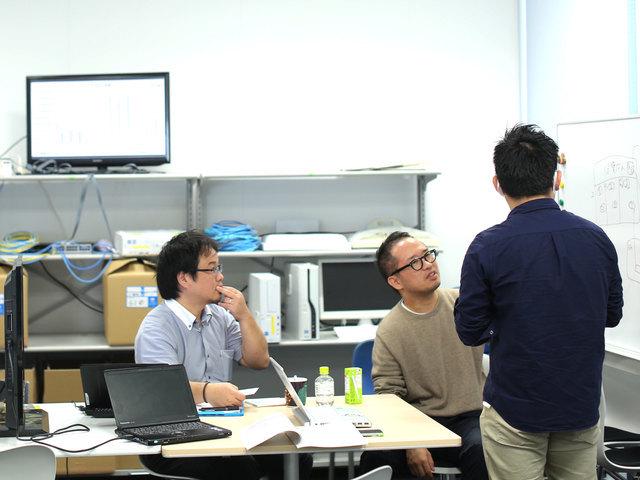 嘘をつかない社風の中、社員達は、のびのびと、お客様の方を向いて楽しく働いている。