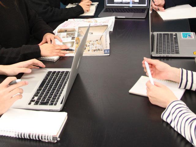 3ヶ月の研修期間と、先輩からのOJTでしっかりと一人前になることができるという。未経験でも安心してほしい。