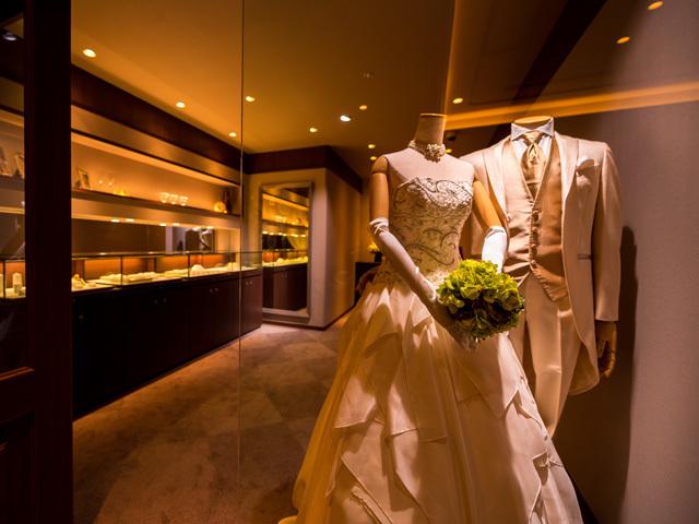 出会いだけなく、結婚準備に関する情報や割引サービスなどを提供するブライダル事業（サービス名称：BRIFE-ブライフ-）を展開することで、出会いから成婚に至る、あらゆる場面をサポートしている。