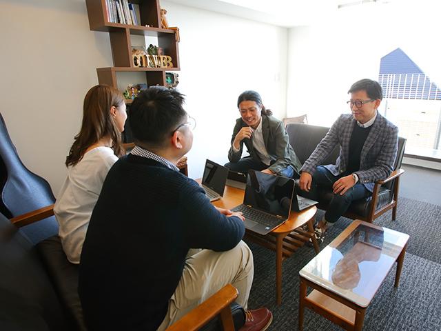 現在、エンドユーザー、広告代理店、開発会社などをクライアントに、設立後間もないながらも順調に依頼が増えており、クライアントからの相談の受け皿となるエンジニアの大幅な強化が急務となっている。