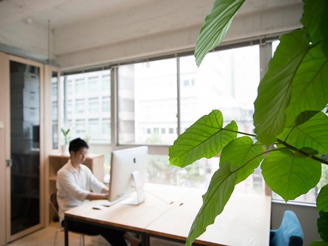 社内規定に基づき副業が公式に認められており、副業で得た経験を活かした働き方も可能だ。