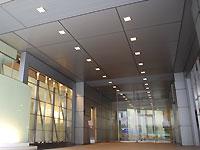 新宿オフィスが入るビルは新宿駅スグの好立地