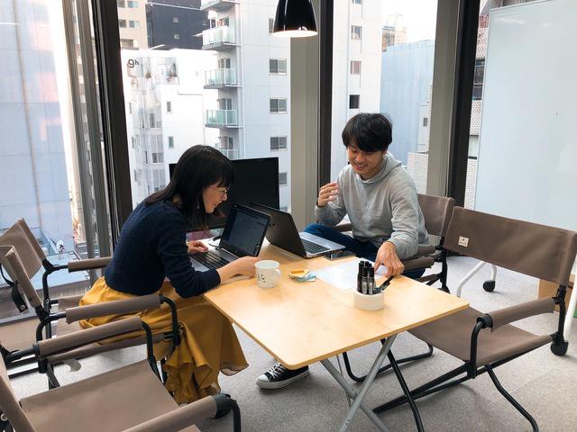 オフィスにはたくさんのカジュアルなコミュニケーションスペースが数多く存在する。