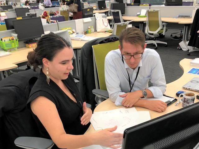 打合せは日本語・英語で行われます。