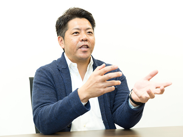 代表者　浅見 俊祐氏
広告業界出身の知識や経験を活かし、同社を急成長させた経営手腕を持つ。