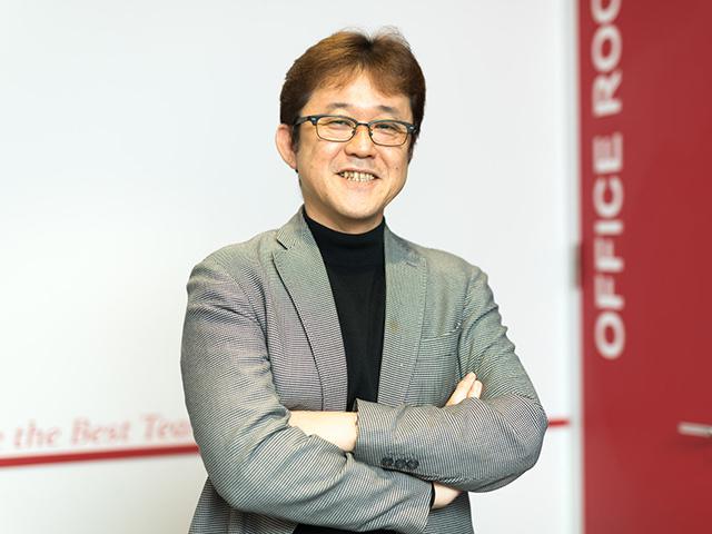 代表取締役専務　小林 一彦氏
自身もパチンコ・パチスロのファンで、仕事の後に楽しみながら研究をしているという。