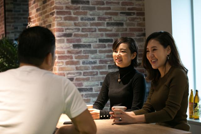 社内のアイドルと代表。まるで美女と野…野生児。