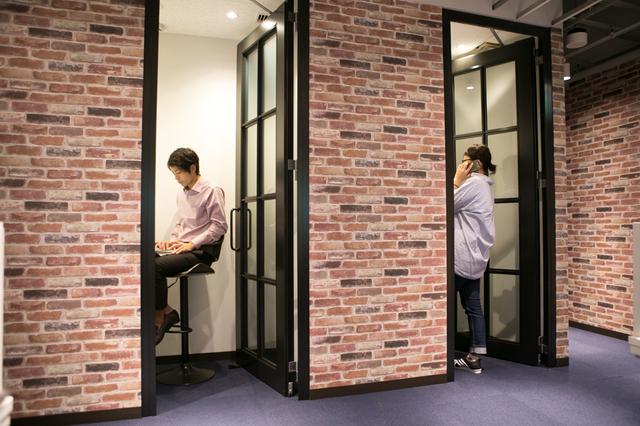 完全防音のTELスペース。集中したいときにもおすすめです。