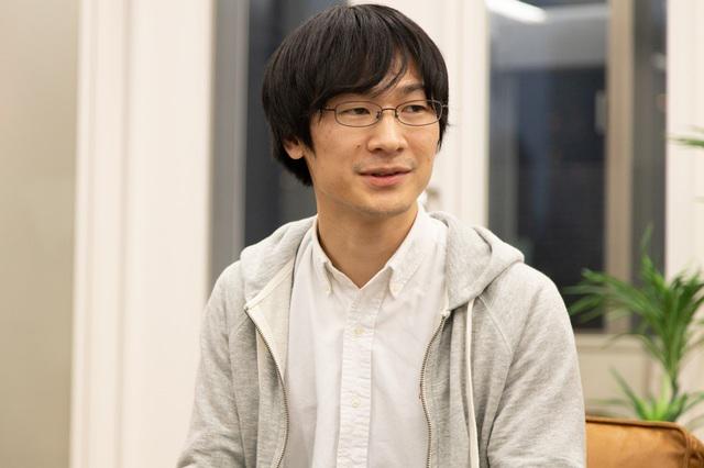 実務未経験で入社をした高岸（PG）は「新人の自分でも顧客と会社に役に立てている実感を持てるのが嬉しい」と語る。