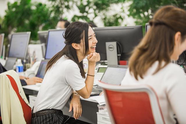 メリハリのある働き方を推奨。
無闇とオフィスに長居しない分、生産性の高い仕事をするという会社の考えの表れだろう。