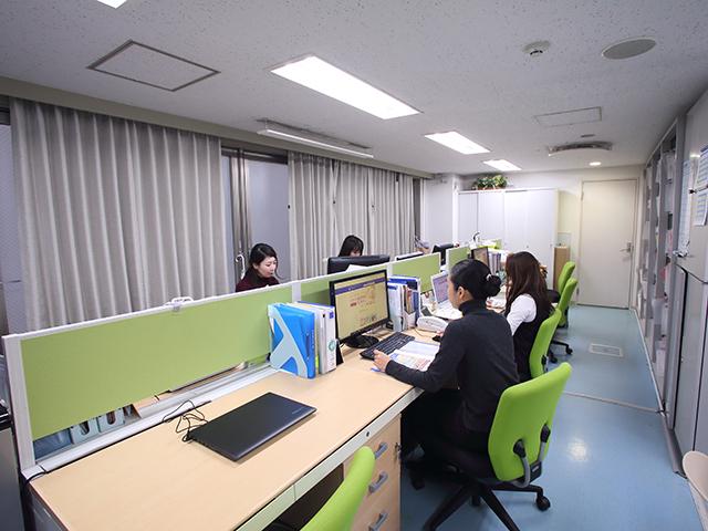 WEBに力を入れていきたいと考えており、企画室の新しい仲間を急募中とのこと。