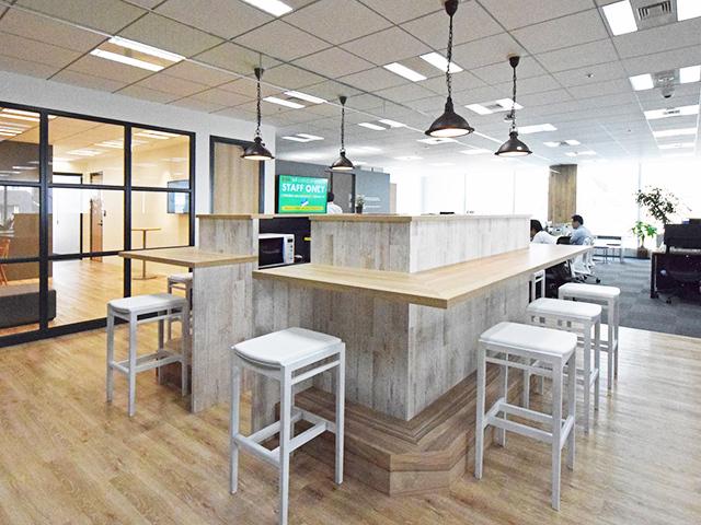 現在の西新橋のオフィスは2018年に拡大・移転。心地よい空間で働くことができる。