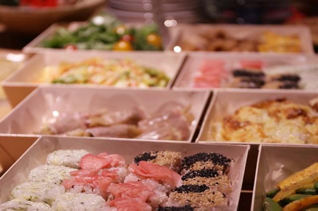 年に数回、オフィスで全社会を行います