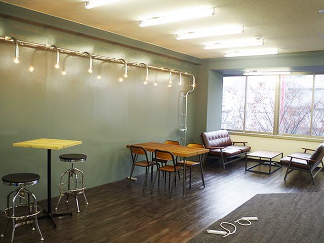 仙台では開発の他、社会人、子供向けのプログラミングスクールの運営を行なっている。