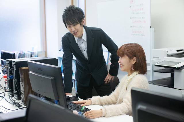 若い社員が活躍中です。お客様のECにおける売上拡大に向けて、日々、営業担当とディレクターが知恵を絞っています。