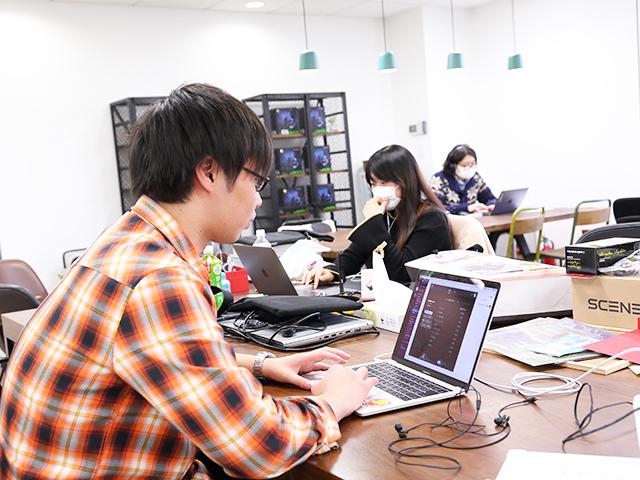 Vtuberとの会話が楽しめたり、Vtuberのコンテンツを配信する画期的なプラットフォームを開発中だ。