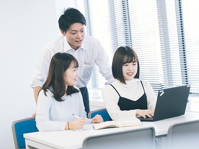 落ち着いた雰囲気でじっくりと仕事に取り組める環境を用意している。