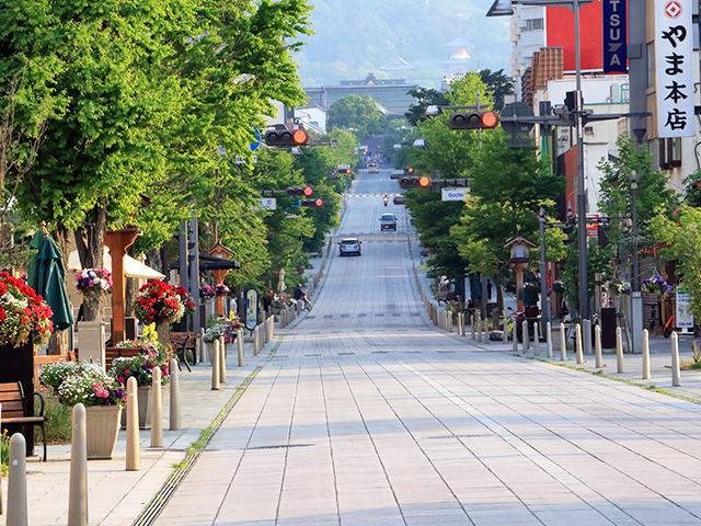 シソーラスは長野でのソフトウェア開発体制を強化し、3年後に20名体制を目指す。また、バングラデシュ現地企業とのアライアンスを強め、オフショアスキームを積極的に活用していく。