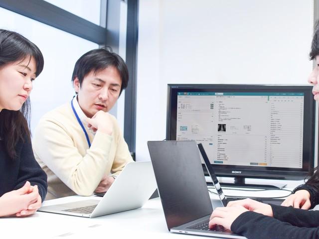 少数精鋭のメンバーが常に新しいことに挑戦しながら、日々サービスの開発と改善を繰り返している。