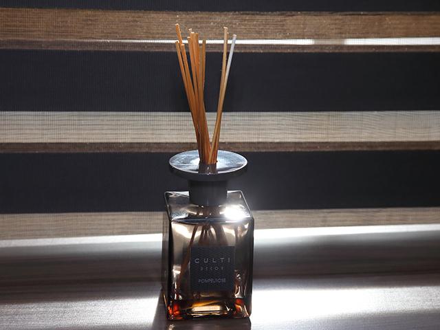 快適なオフィス環境にも気を配っている。決して豪華な装飾はないが、仕事をする上ではとても快適だ。