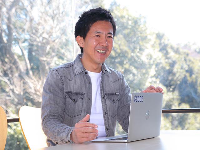 代表取締役社長　小口 淳氏
富士通に入社し、スポーツビジネスのプロジェクトを立ち上げ、2018年6月にRUN.EDGE株式会社を設立した。