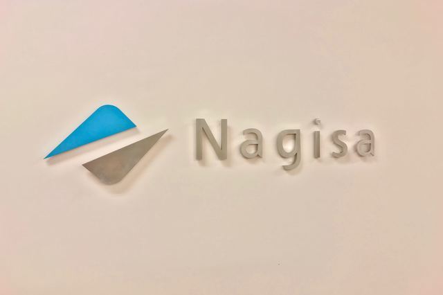 社名について「“Nagisa” = 渚のように、どんな波が来ても、しっかり受け止めて進化する会社に」と言う思いが込められている。