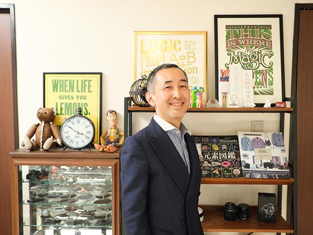 代表取締役　成松淳氏
有限責任監査法人トーマツに勤務し、東京証券取引所出向などを経て、2007年1月にクックパッド株式会社の取締役CFOに就任。WantedlyやFiNC、レアジョブといった様々なテック企業の社外取締役にも就任。