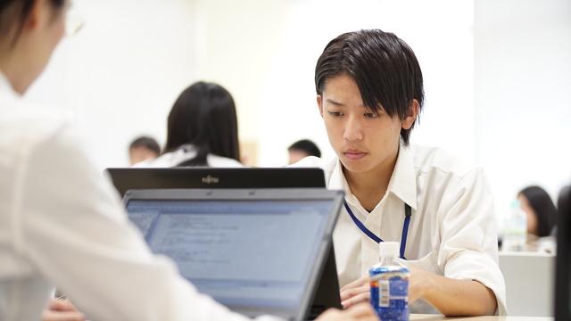 Amazonとのアライアンス強化を図り、今後はクラウドをソリューションとして主に中小ユーザー企業へと向けて仕入れ販売していく計画だ。