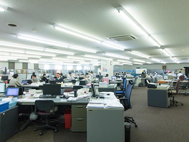 同社では現在、新規プロジェクトを推進するためのメンバーとして、システム部門の人材を募集中だ。