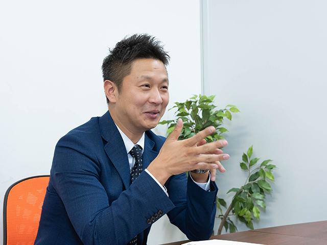 「中小企業が常識を変え、社会を変えるる」というビジョンを掲げ、システム開発事業とIT教育事業の2つを柱として展開しております。