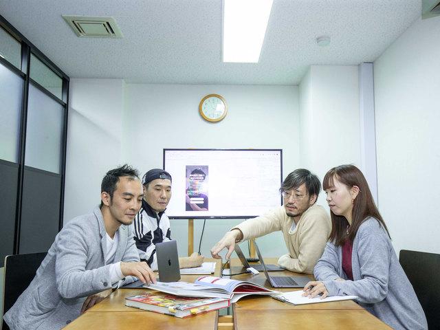 実際オフィス内の様子を見ていても、メンバー間でざっくばらんな会話が交わされ、自然と笑いが起こる和やかな雰囲気だ。