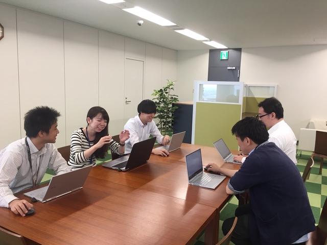 上司と部下の『1on1』や有給の『時間休』制度など、社員の働きやすさのために様々な施策を講じて環境づくりに取り組んできた。